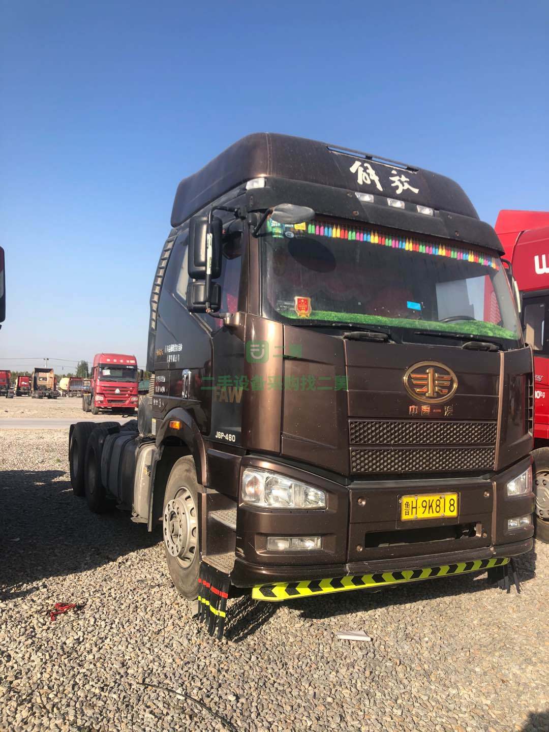 出售一臺16年底解放J6P460馬力牽引車，錫柴發動機，雙驅輕體