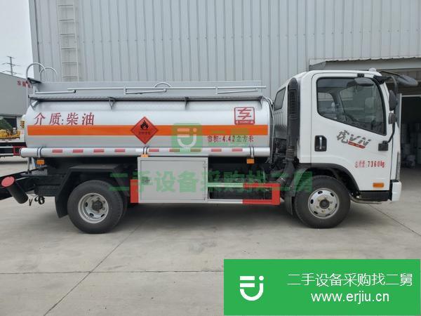 貴州出售二手東風(fēng)多利卡5噸油罐車(chē)