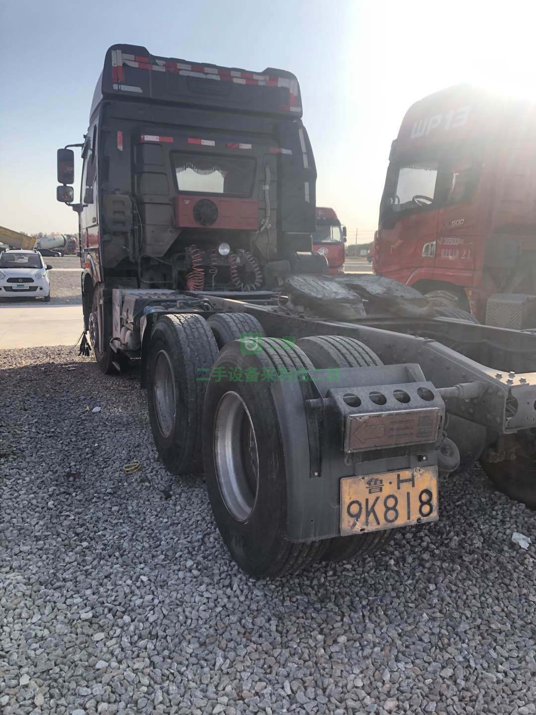 出售一臺16年底解放J6P460馬力牽引車，錫柴發動機，雙驅輕體