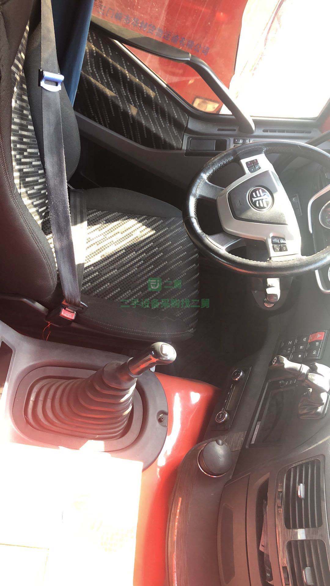 急售一臺17年10月解放J6P500馬力牽引車，雙驅輕體國五排放