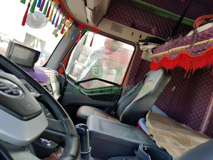 出售19年跑車二手牽引車解放J6P 550馬力國五排放