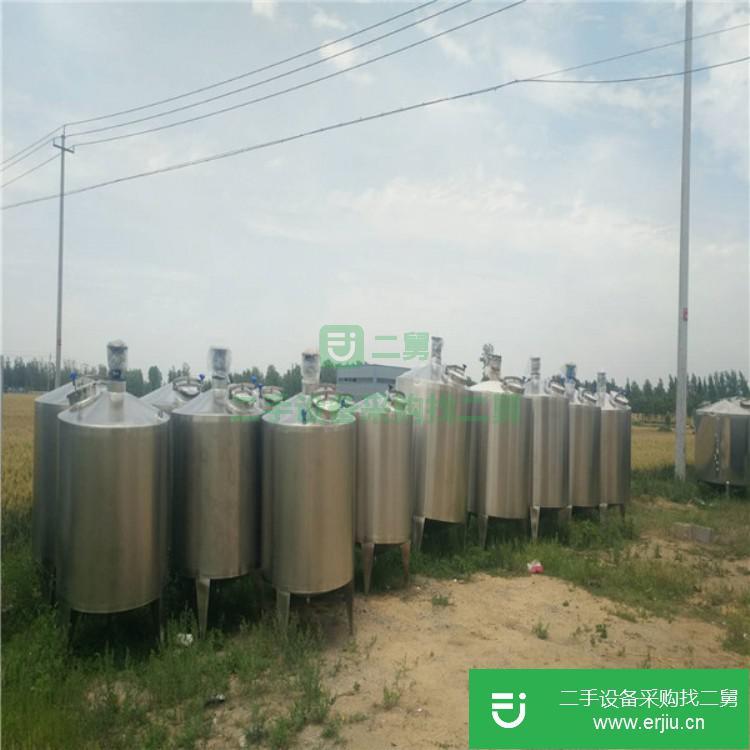 山東出售二手不銹鋼立式儲(chǔ)罐