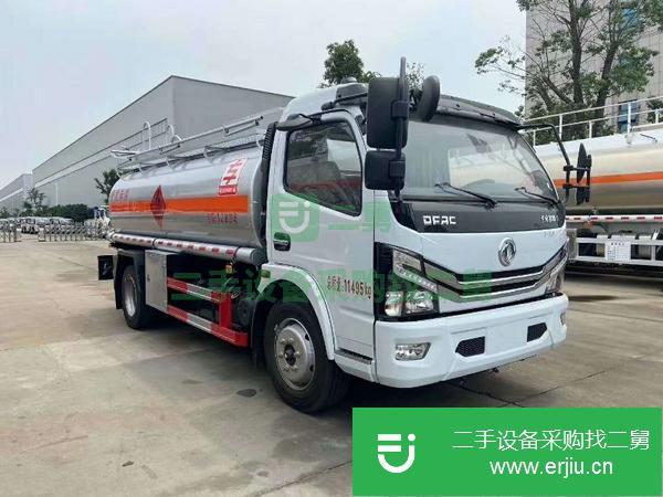 湖北出售8噸東風油罐車 帶有正星大流量加油機