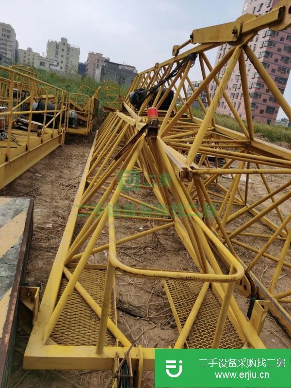 廣東出售二手中聯(lián)原廠10年5610標(biāo)高塔吊