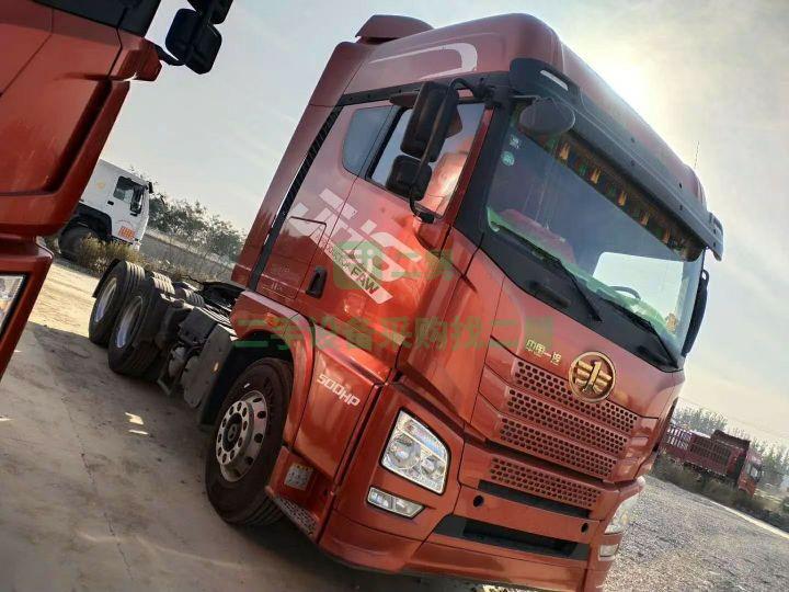 出售二手牽引車18年5月解放JH6，500馬力，帶液緩