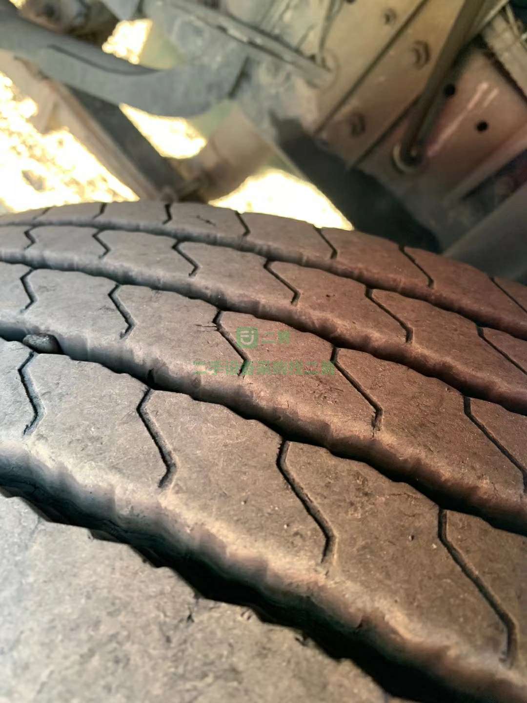出售一臺解放龍v6.8貨車， 6鋼8速220