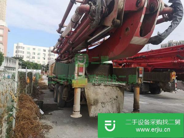福建出售二手日野52米六節臂架泵車過戶提檔方便