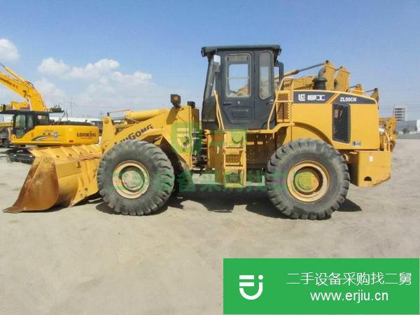 貴州出售二手2017年柳工9成新30裝載機