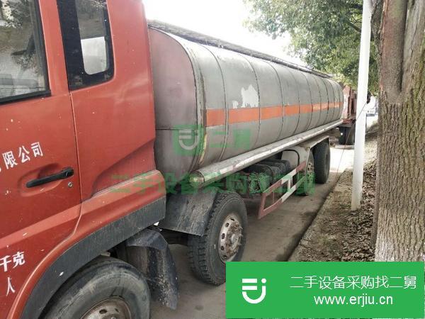 山東出售二手前四后六油罐車,可以異地審車費用到2021年4月