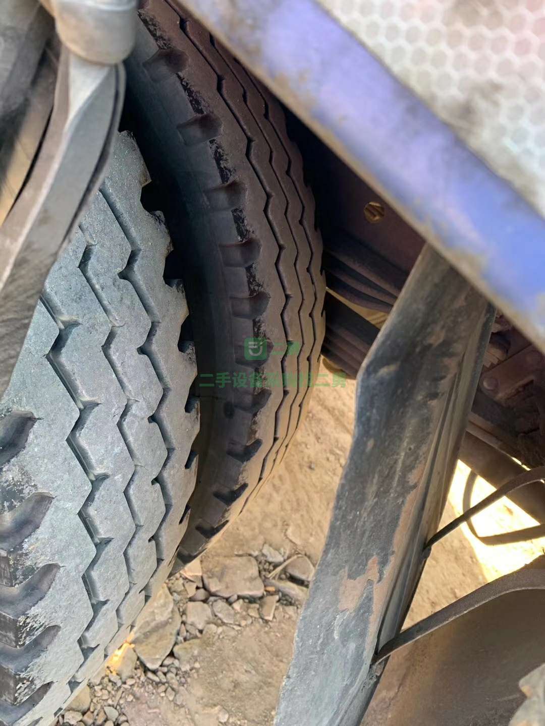 出售一臺解放龍v6.8貨車， 6鋼8速220