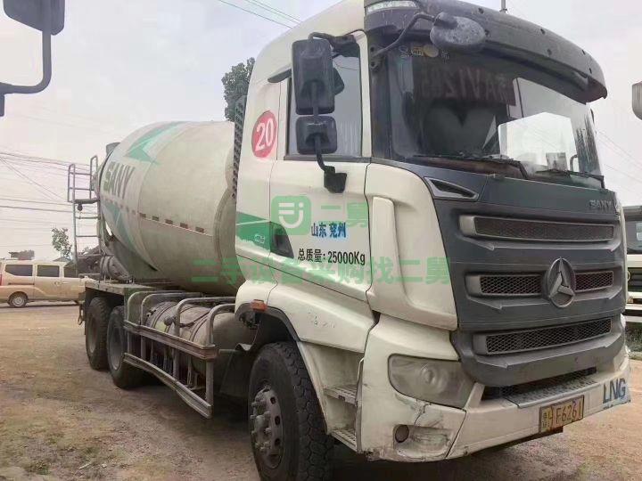 出售16年的三一天然氣大12方罐攪拌車