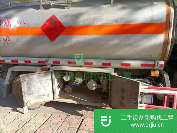 湖北出售二手5噸油罐車濰柴130馬力發動機