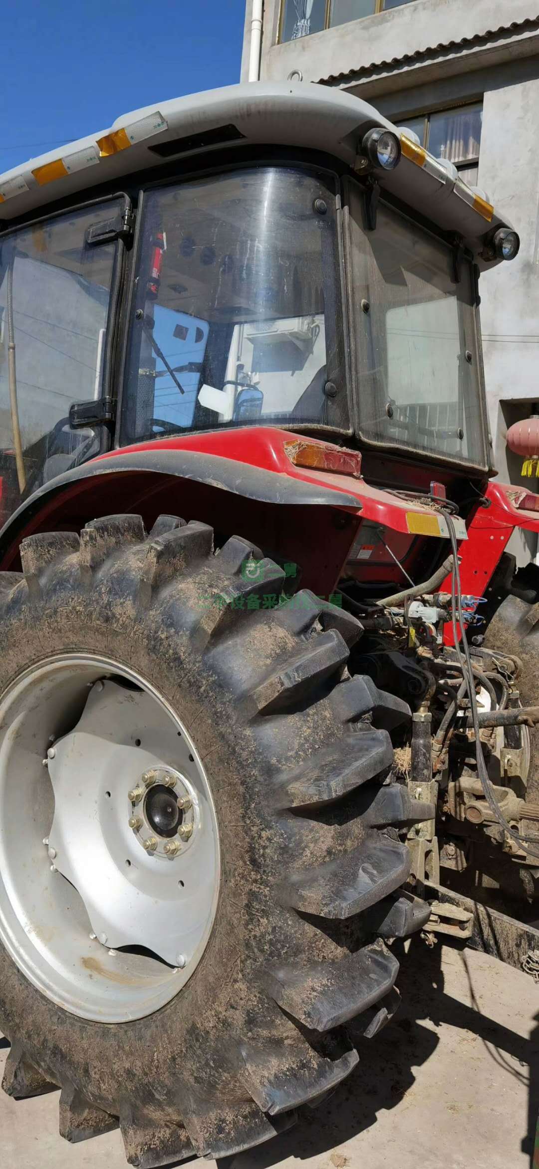 出售一臺2019年出廠的九成新拖拉機，價格不高