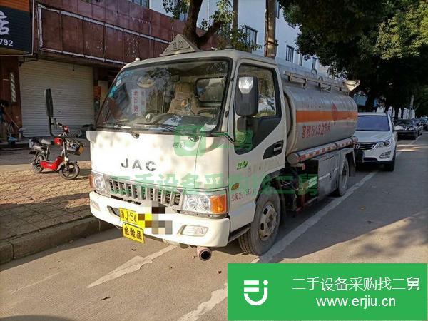 湖北出售二手5噸油罐車濰柴130馬力發動機
