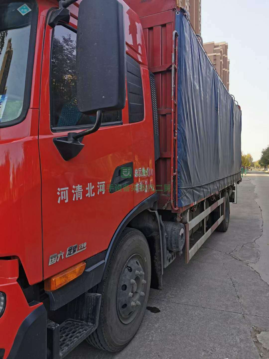 出售一臺6.8米高頂雙臥貨車東風KR四缸190馬力