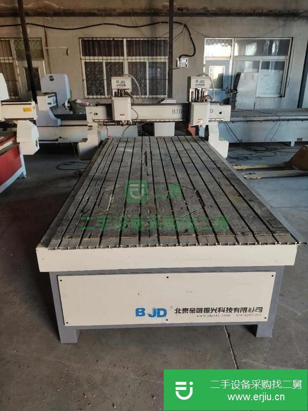 重慶出售二手北京金雕獨(dú)立雙頭雕刻機(jī)