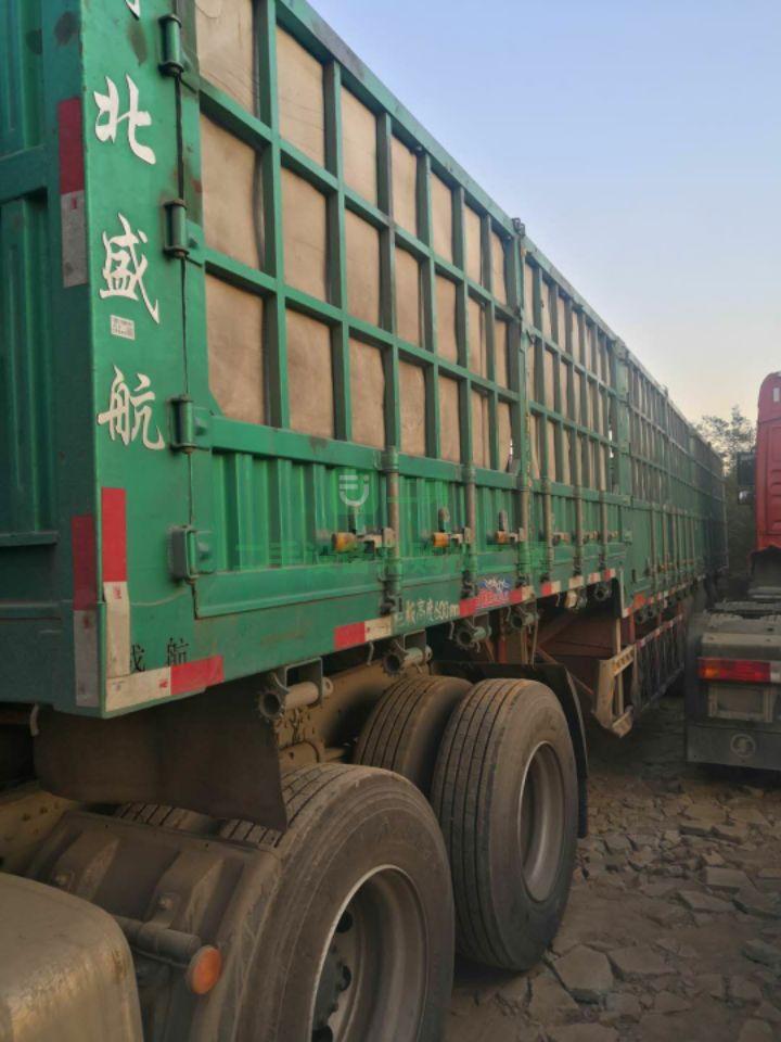 出售二手九成新的13米高低板半掛車，1.6米的，富華軸