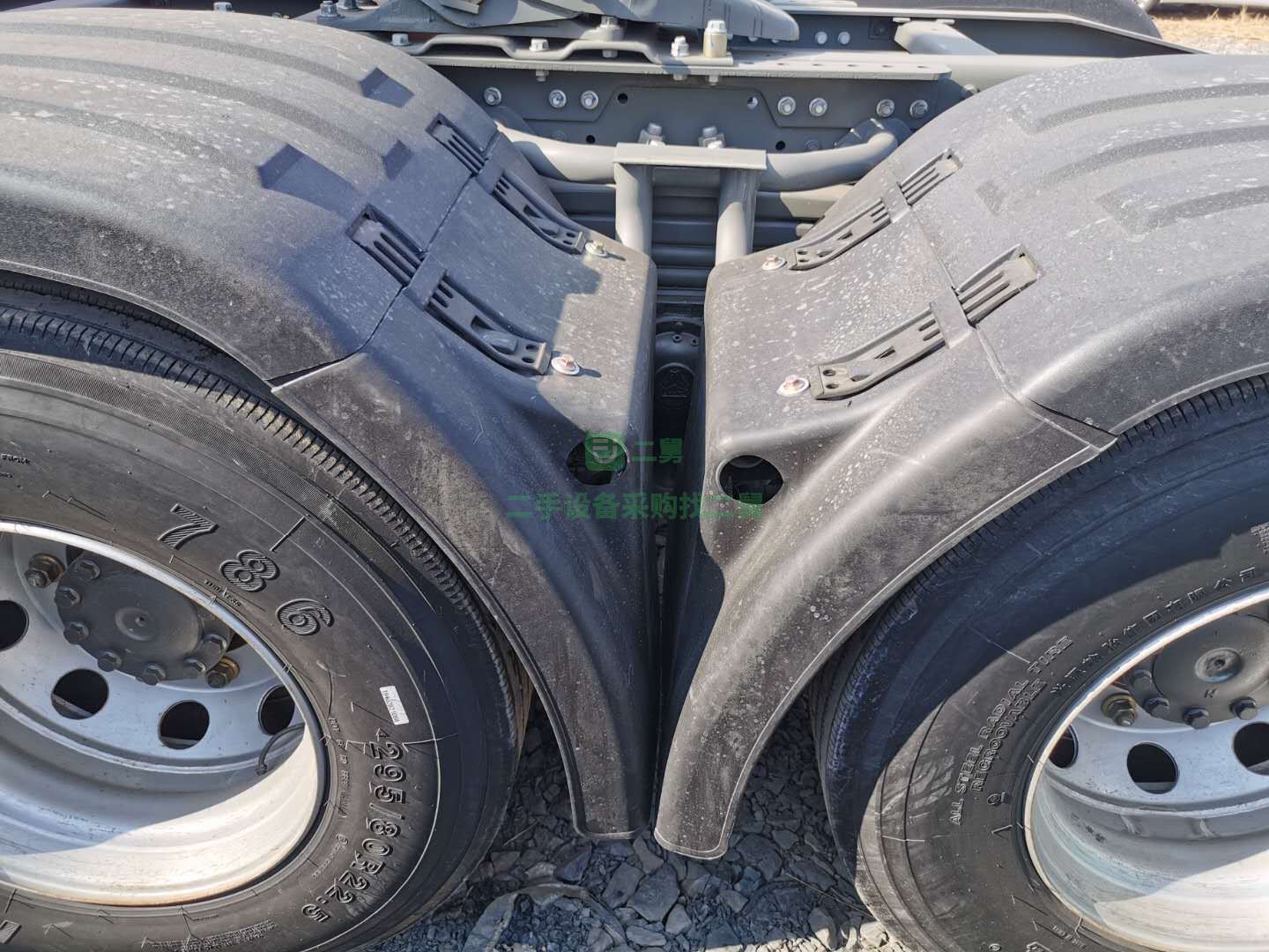出售2020年3月上戶的兩臺重汽豪沃牽引車440馬力！德國曼發(fā)動機