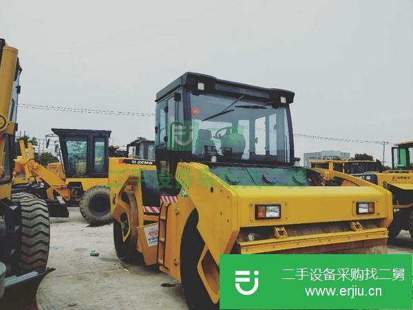 上海出售二手9成新徐工12噸膠輪壓路機