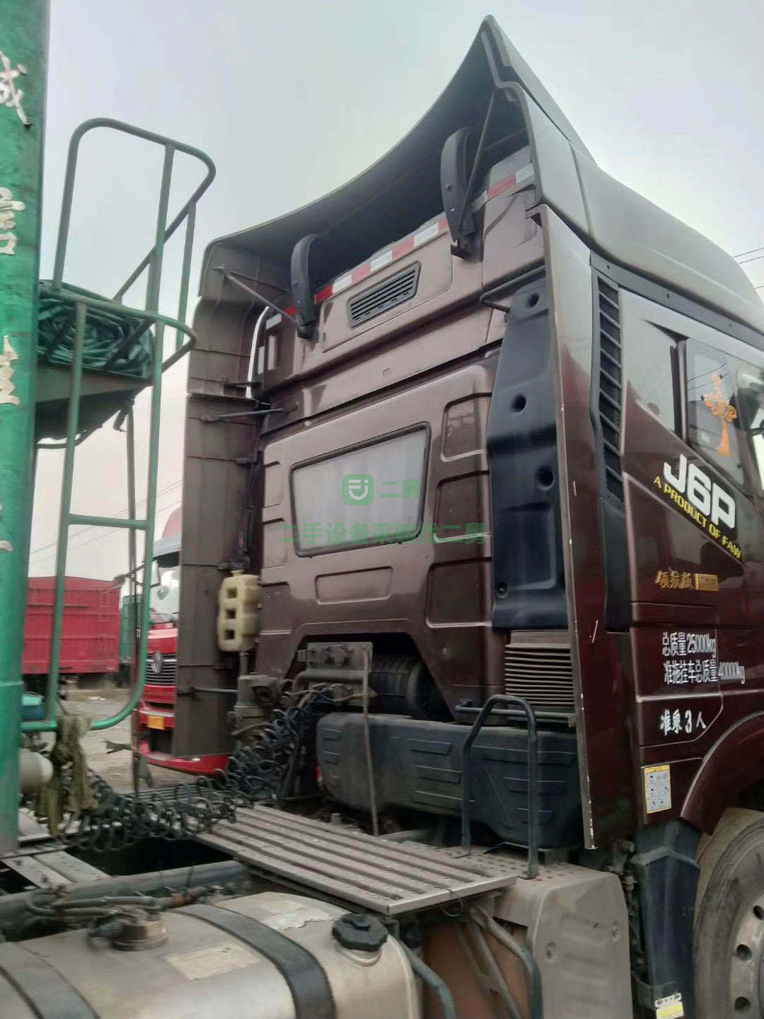 出售一臺一年四個月全保險 解放J6P 550馬力牽引車精品車況