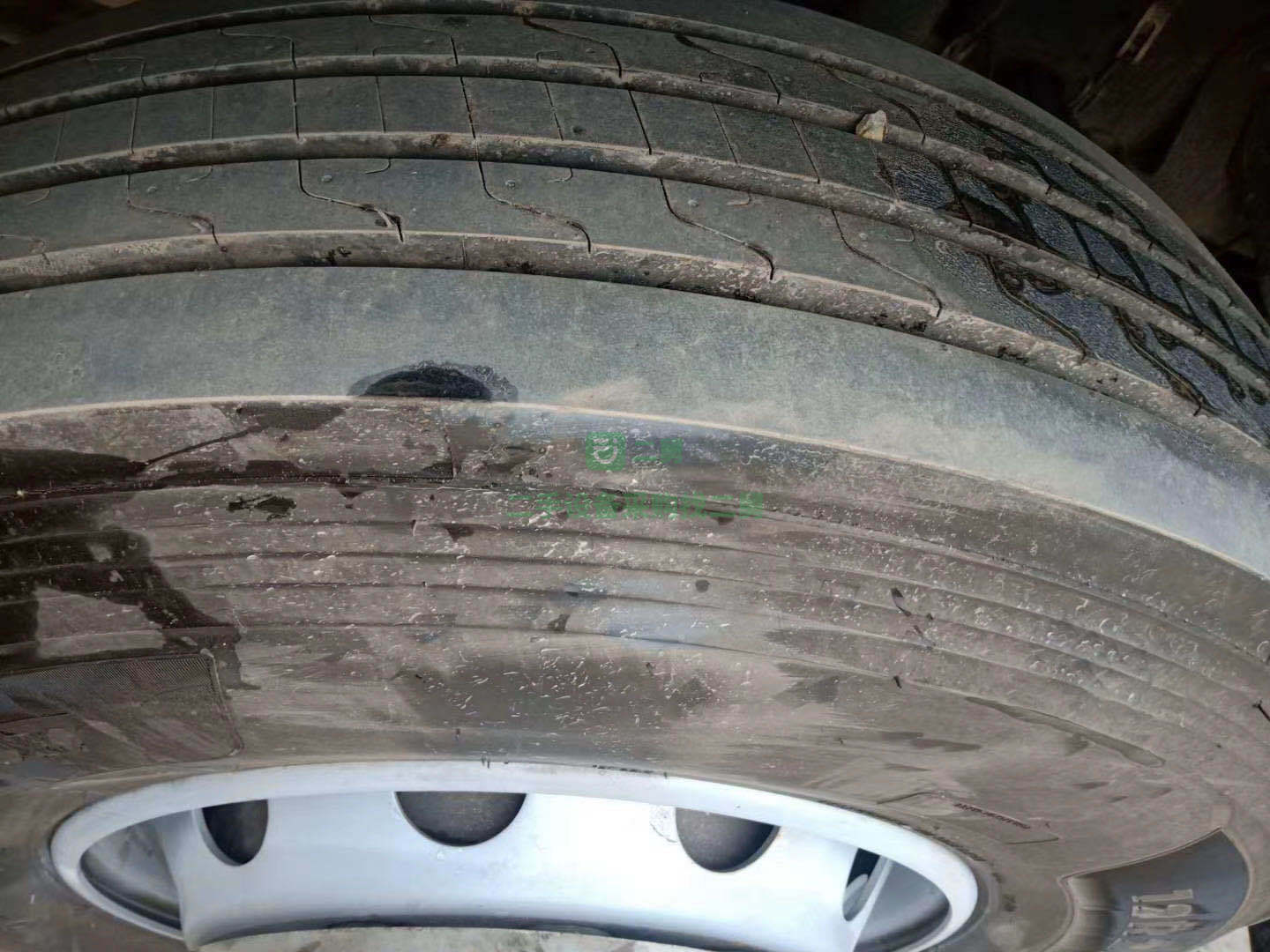 出售一臺豪沃440馬力牽引車，兩年一個月全保險