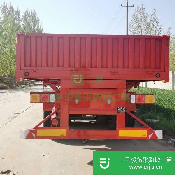 河南出售13米60標(biāo)箱側(cè)翻半掛車