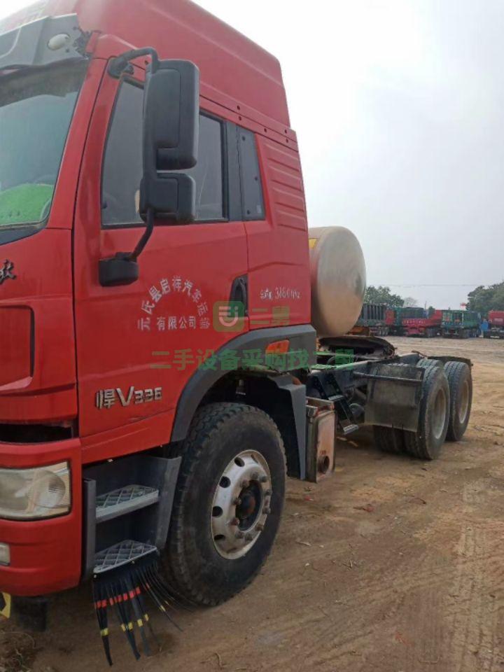 出售精品三年五個月交強險捍V336雙驅濰柴天然氣牽引車