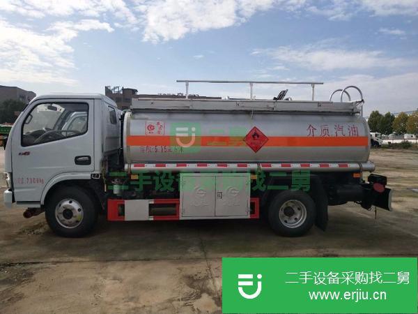 湖北出售二手東風多利卡5噸油罐車朝柴102馬力發動機
