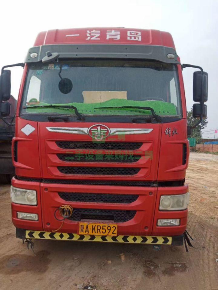 出售精品三年五個月交強險捍V336雙驅濰柴天然氣牽引車