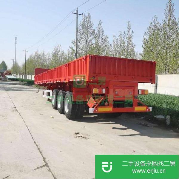 河南出售13米60標(biāo)箱側(cè)翻半掛車