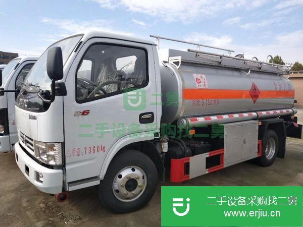 湖北出售二手東風多利卡5噸油罐車朝柴102馬力發動機