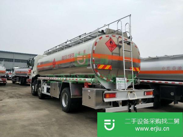 廣東出售二手柳汽小三軸油罐車