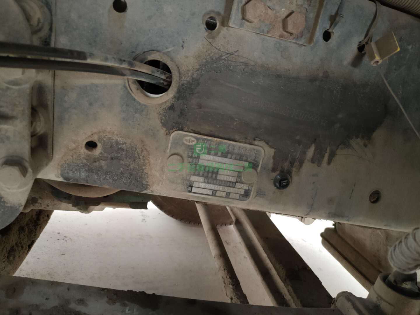 出售一汽解放J6P國四排放雙驅輕體420馬力牽引車