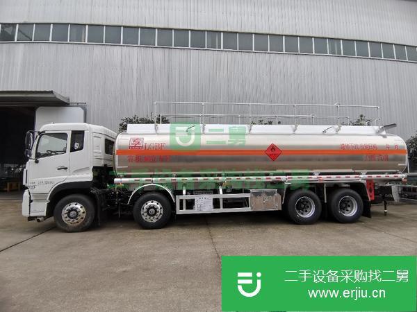 新疆出售二手東風天龍前四后八350馬力運油車