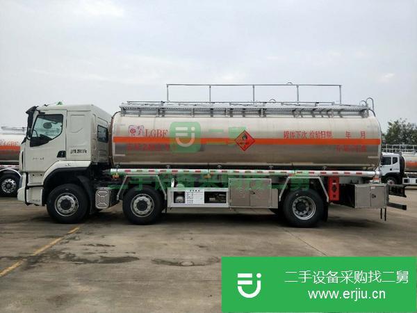 廣東出售二手柳汽小三軸油罐車