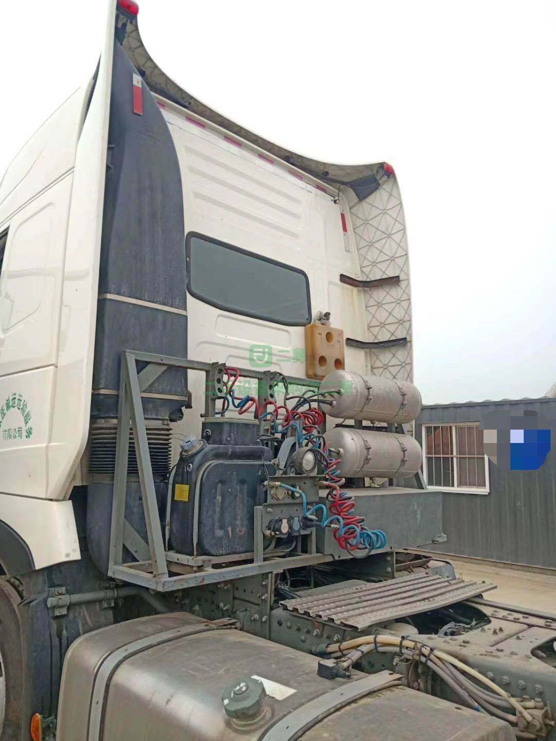 出售一臺豪沃440馬力牽引車，兩年一個月全保險