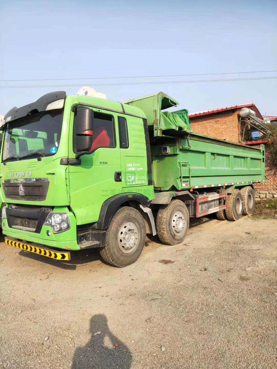 出售一臺豪沃自卸車，帶箱長7米車廂，國五排放量