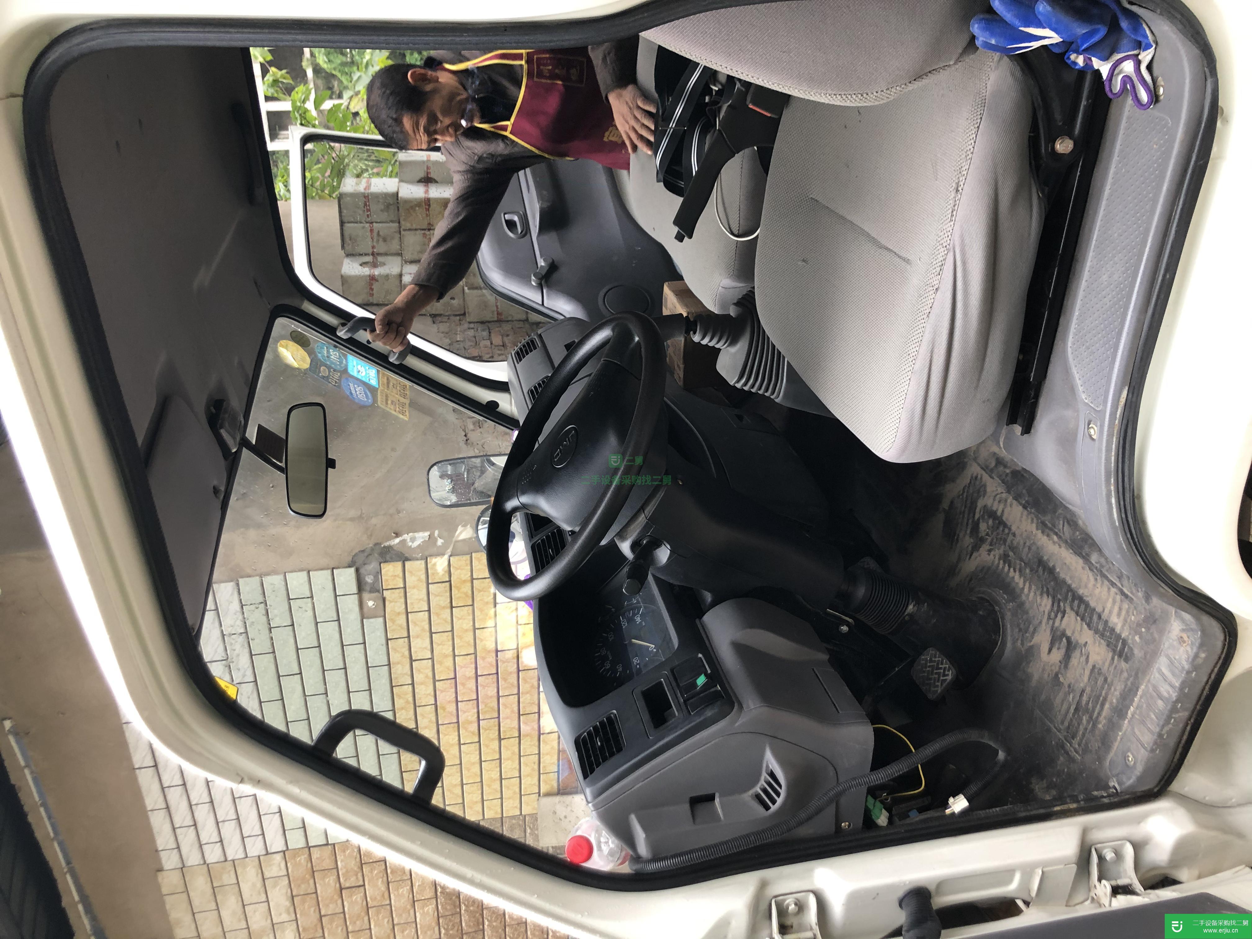 重慶出售二手江鈴冷藏車135馬力