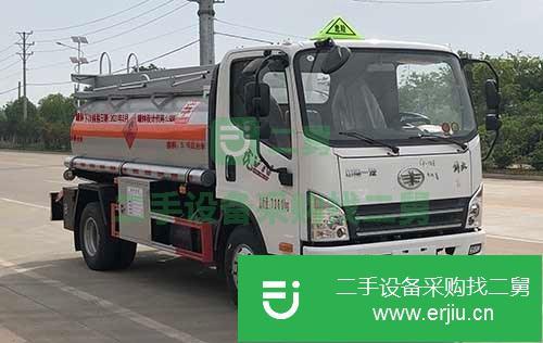 福建出售二手5噸油罐車濰柴110馬力發(fā)動(dòng)機(jī)