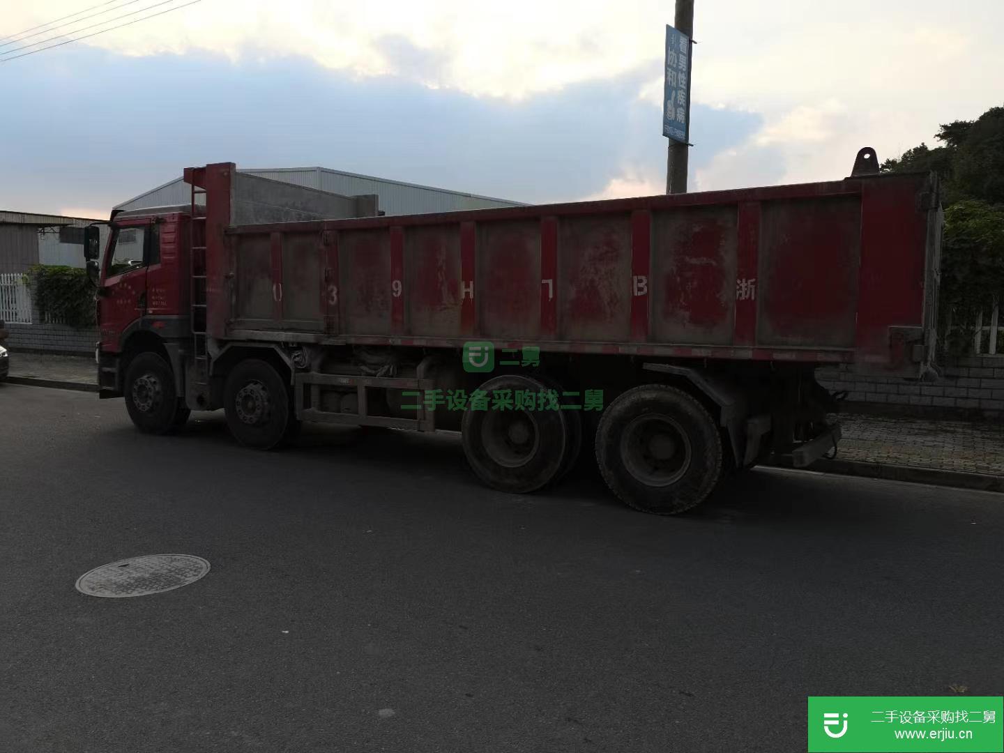 浙江出售二手青島解放320馬力自卸車