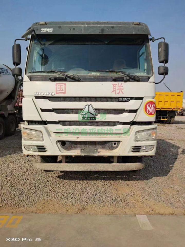 出售17年7月豪沃大20方攪拌車，車長11840