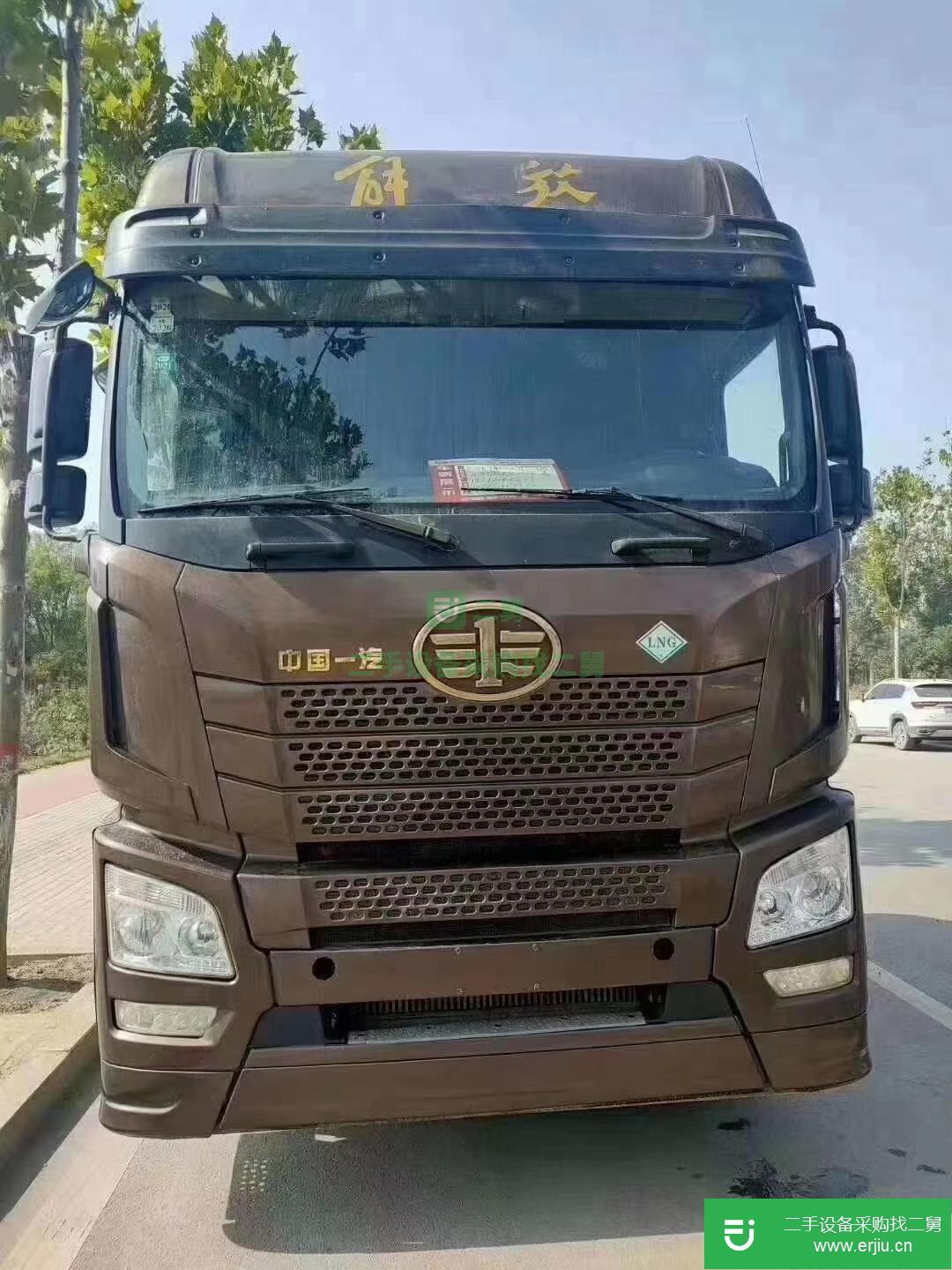 山東出售二手青島解放430馬力牽引車