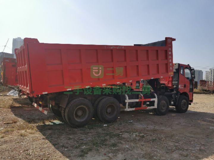 出售解放J六320馬力前四后八自卸車