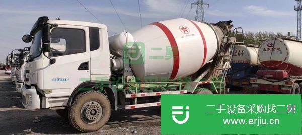 重慶出售二手8方大運(yùn)攪拌車(chē)，手續(xù)齊全
