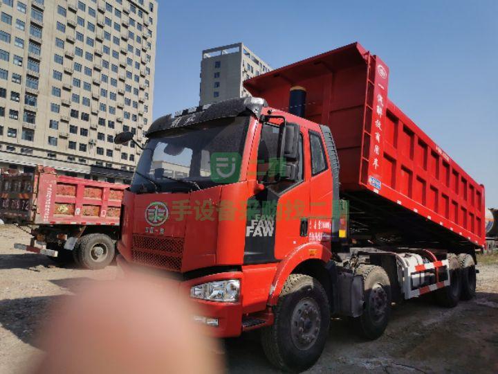 出售解放J六320馬力前四后八自卸車