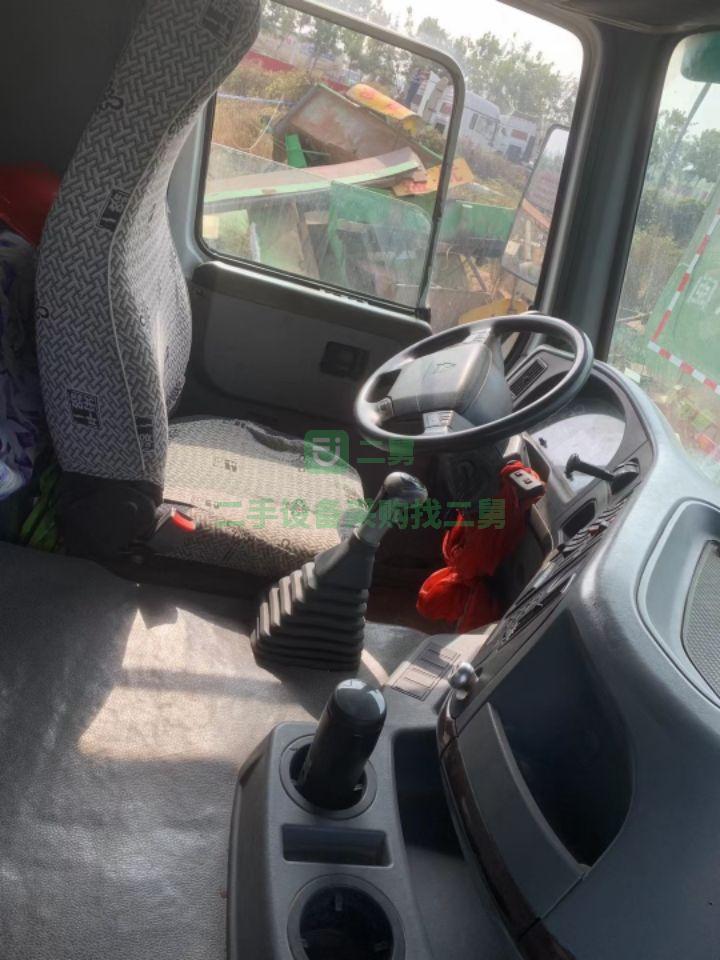 出售17年7月豪沃大20方攪拌車，車長11840