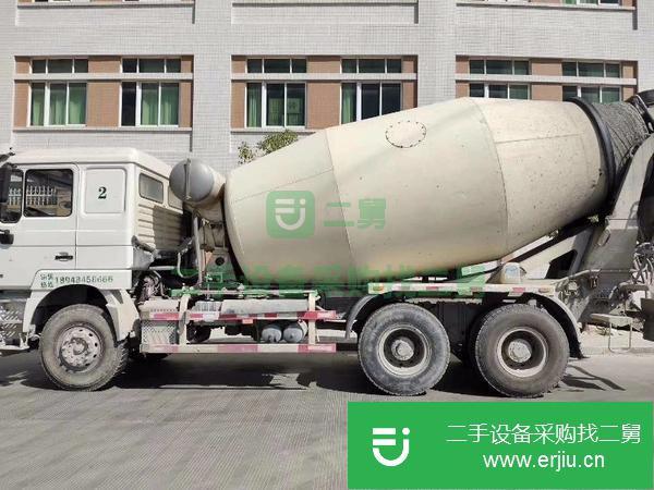 遼寧出售二手大12方德龍攪拌車，徐工上裝罐,國五