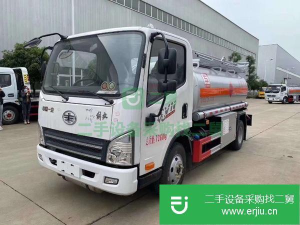 重慶出售二手解放5噸油罐車國五濰柴110馬力發動機