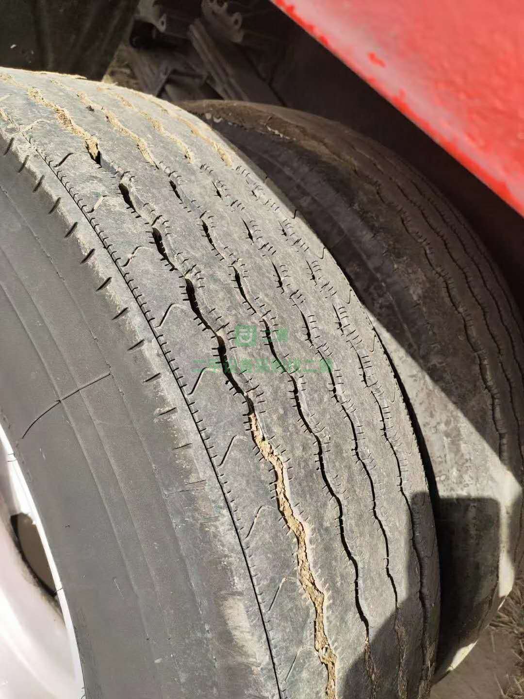 出售一臺車齡3個月9.6前二后四高欄貨車，車況精品，帶大保險