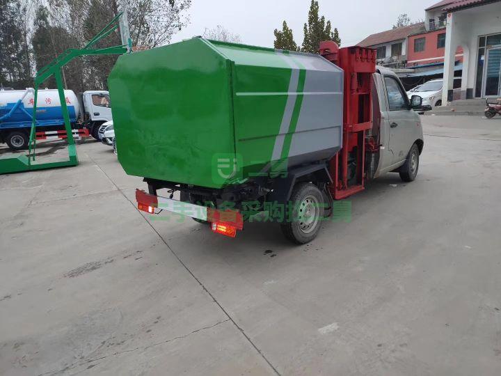 出售18年的福田垃圾車，九成新